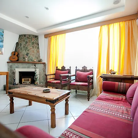Julia Apartment *
